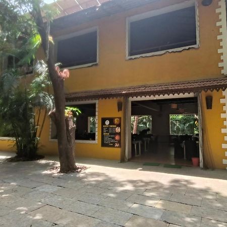 Pinewood Resort Karjat Exteriör bild